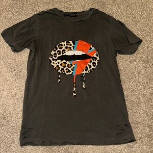 Lulusimon Studio Small Tattered Grey Tee Shirt Leopard Lip